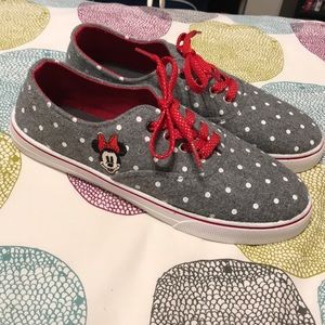 Minnie Mouse sneakers 👟